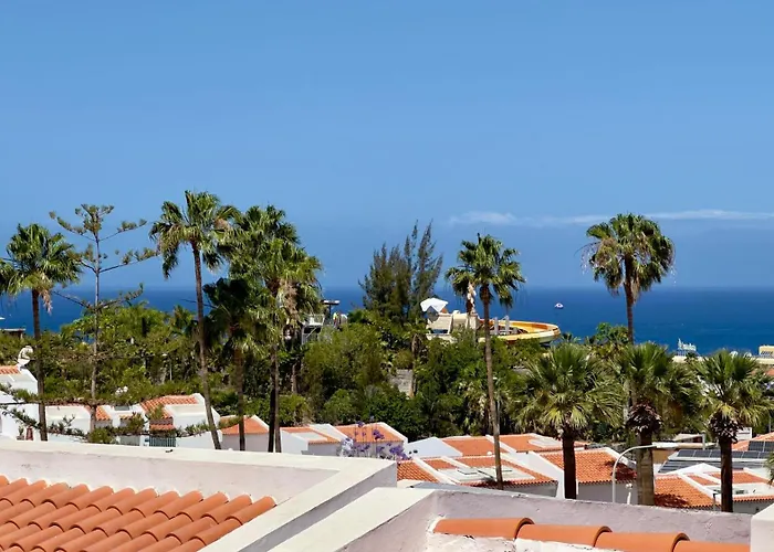 Апартаменты Island Village Адехе