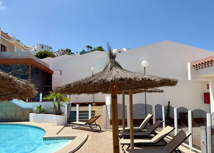 Island Village Апартаменты *